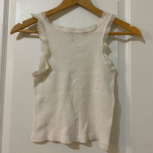 Brandy Melville Basic Tank Top with Lace Lining - Picture 2 of 3